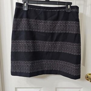 Ann Taylor LOFT, Classic, preppy Black White Embroidered Skirt Size 6